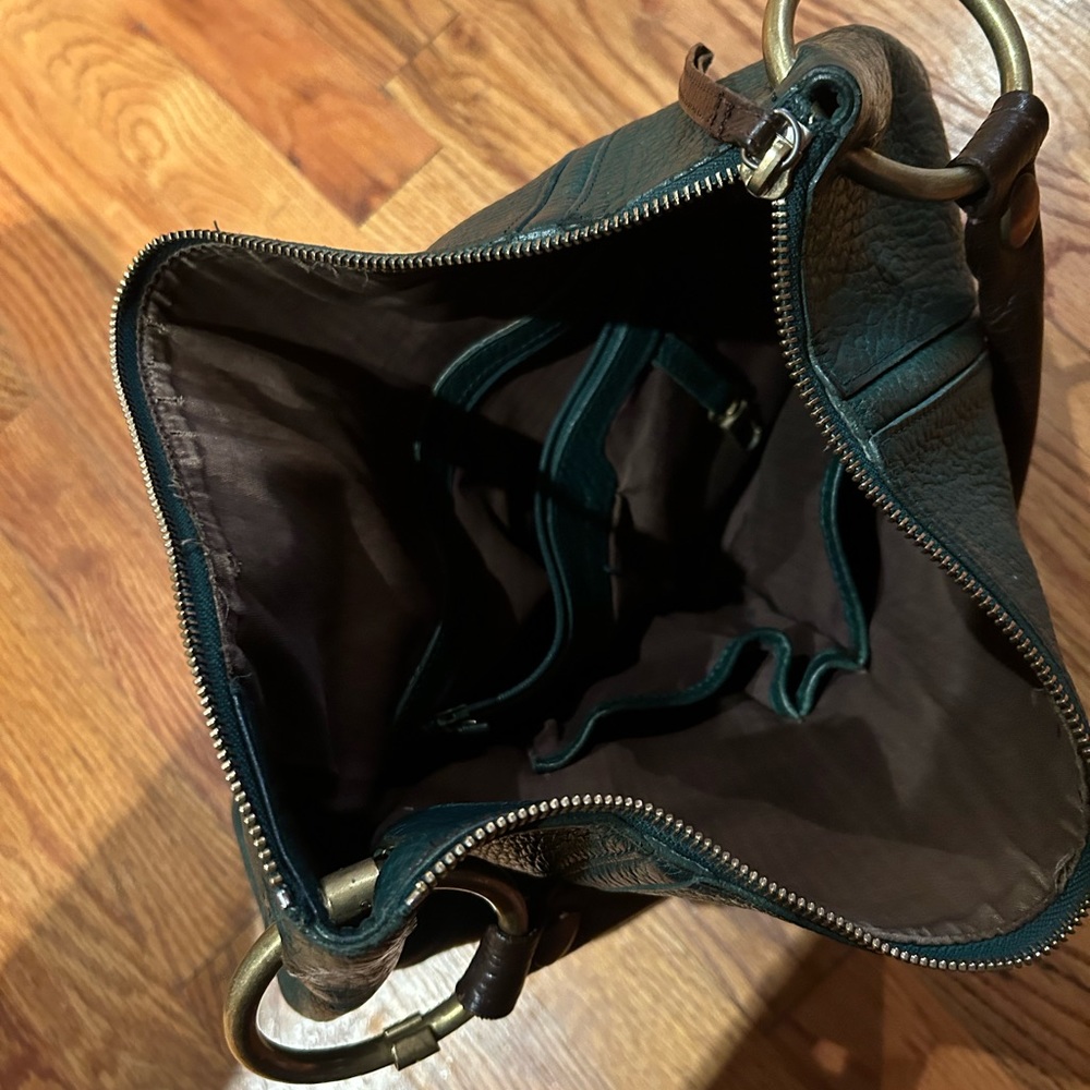 Kenneth Cole vintage Hunter Green leather Hobo Bag. - Picture 6 of 6